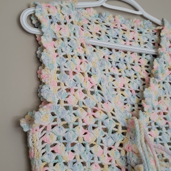 Handmade Woolen Sweater - Picture 2 of 5